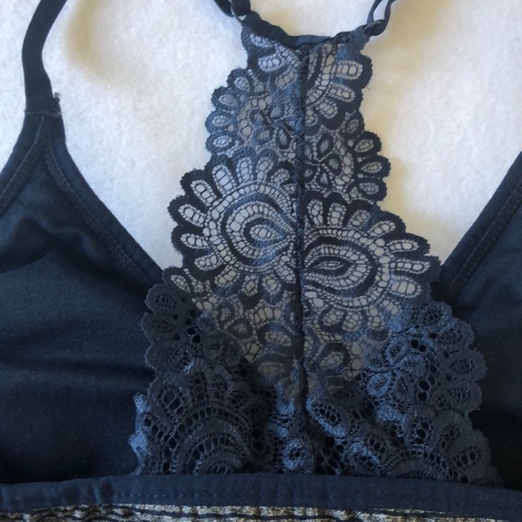 Stripped Lace Bralette - Picture 3 of 10